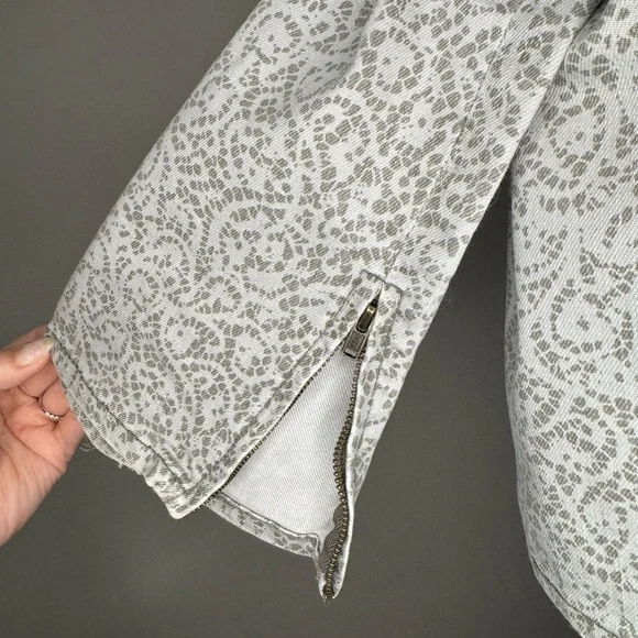 Free People Denim Gray Lace Print Skinny Zipper Ankle Jeans Size 29 FAIR - Picture 13 of 14